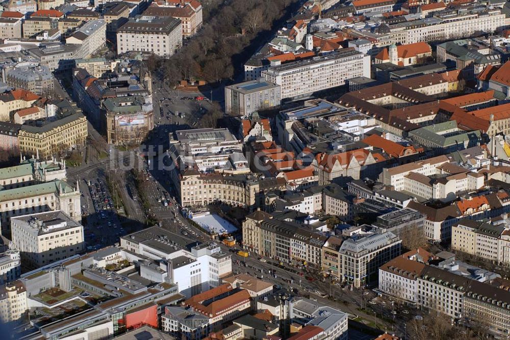 München von oben - Blick auf den Karlsplatz in München