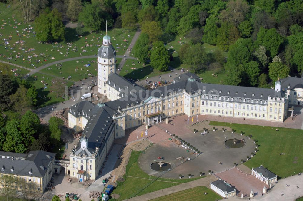 Luftaufnahme KARLSRUHE - Blick auf das Karlsruher Schloss