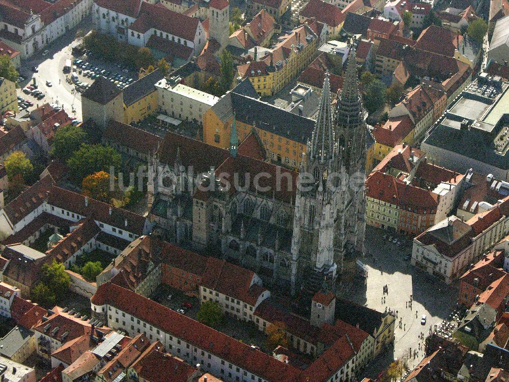 Regensburg ( Bayern ) von oben - Blick auf die Kathedrale St. Peter