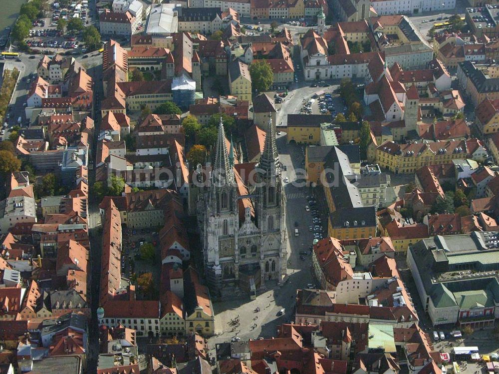 Luftaufnahme Regensburg ( Bayern ) - Blick auf die Kathedrale St. Peter