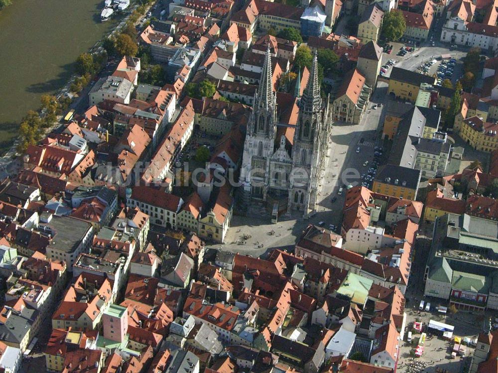 Regensburg ( Bayern ) von oben - Blick auf die Kathedrale St. Peter