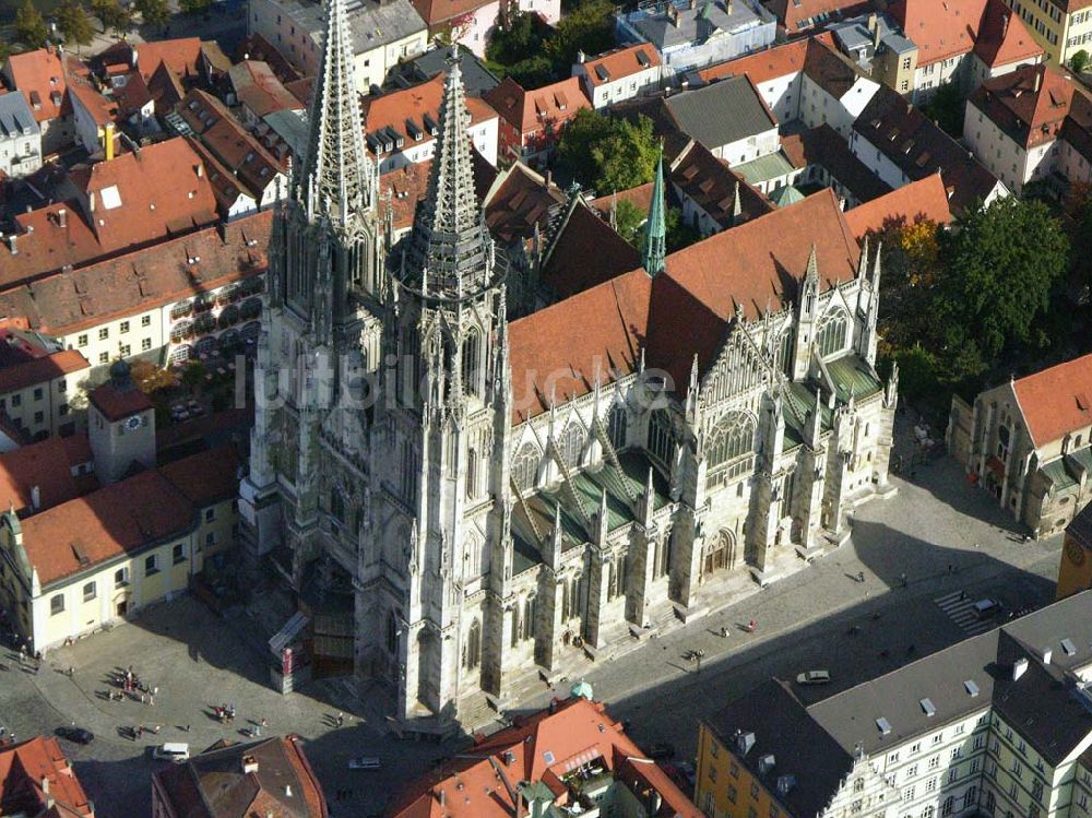 Luftbild Regensburg ( Bayern ) - Blick auf die Kathedrale St. Peter