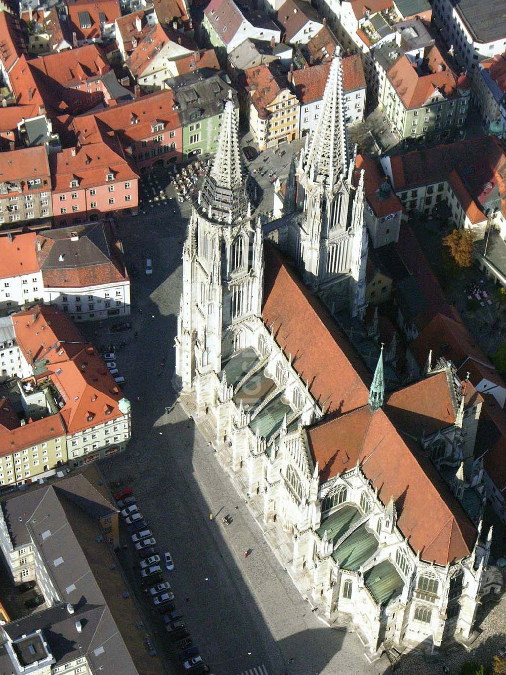 Luftbild Regensburg ( Bayern ) - Blick auf die Kathedrale St. Peter