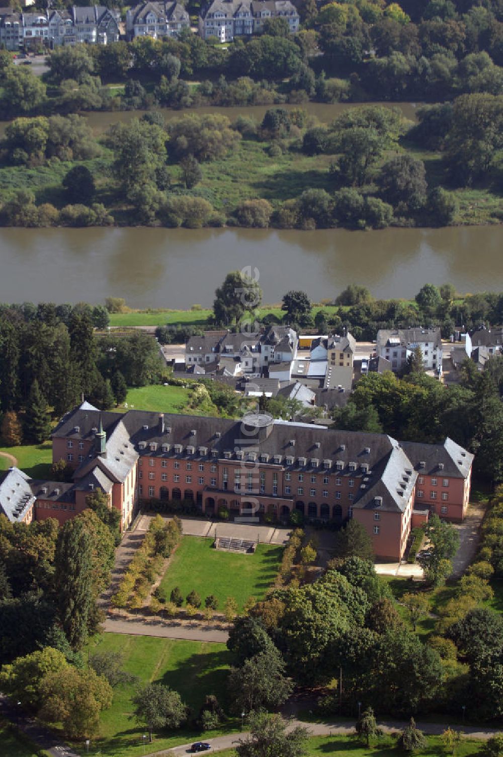 Trier aus der Vogelperspektive: Blick auf die Katholische Akademie im Robert-Schumann Haus in Trier