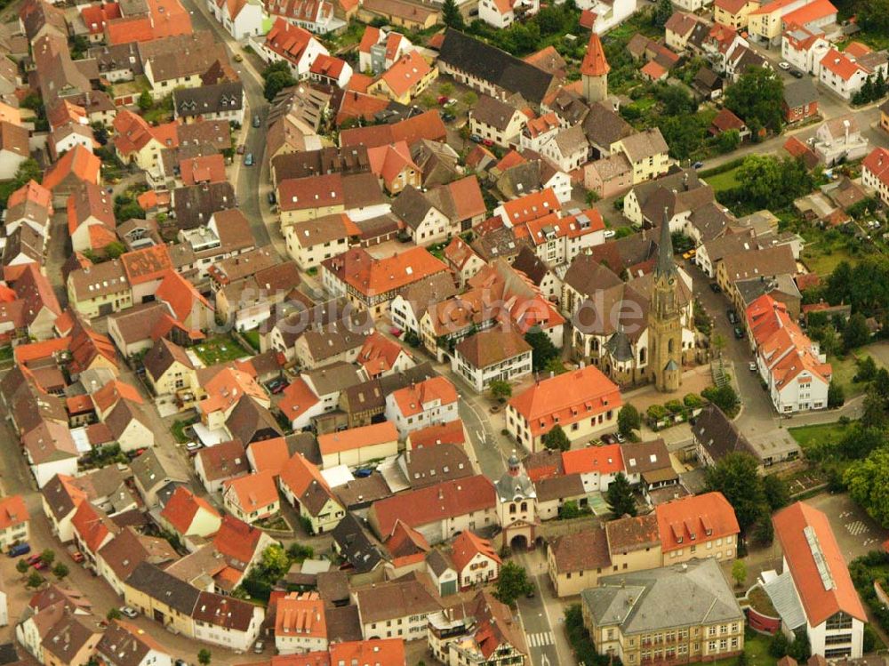 Luftaufnahme Bruchsal - Blick auf die Kirche in Heidelsheim