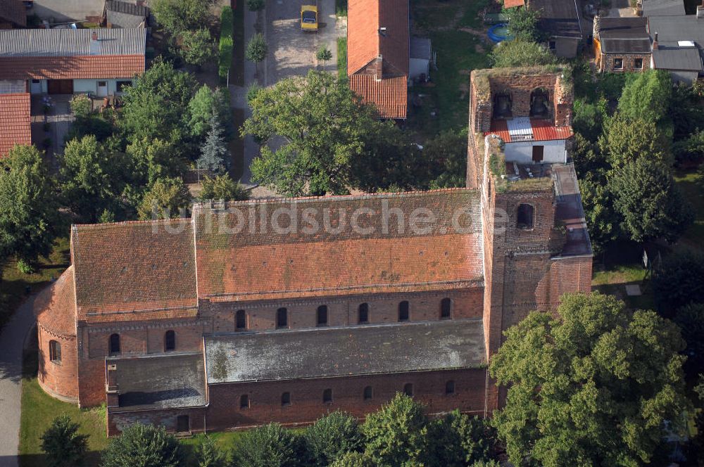 Sandau (Elbe) von oben - Blick auf die Kirche Kirche St