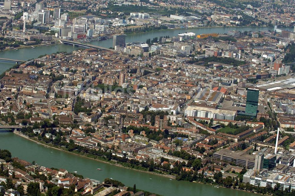 BASEL von oben - Blick auf Kleinbasel und Rhein