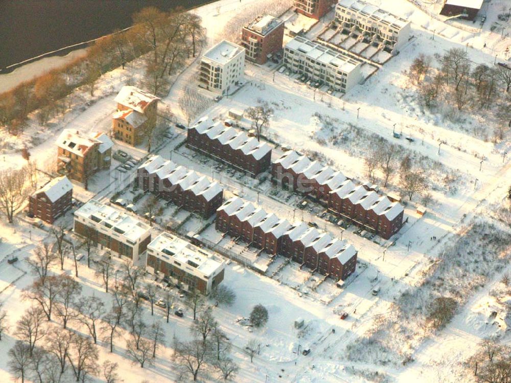 Berlin - Rummelsburg aus der Vogelperspektive: Blick auf die Knabenhäuser Rummelsburger Bucht 30.12.2005