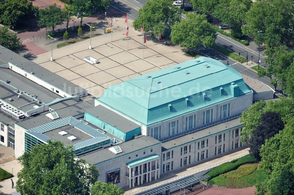 Essen aus der Vogelperspektive: Blick auf das Konzerthaus am Rand des Stadtgartens in Essen im Bundesland Nordrhein-Westfalen