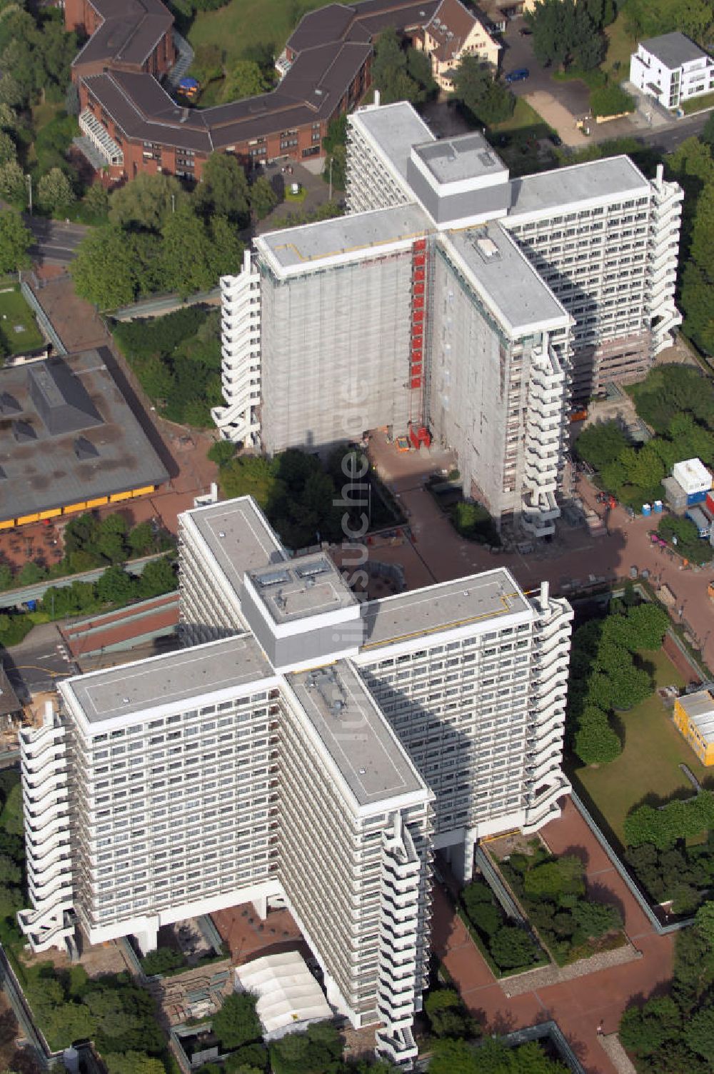 Bonn von oben - Blick auf die Kreuzbauten A1 und A2 in Bonn