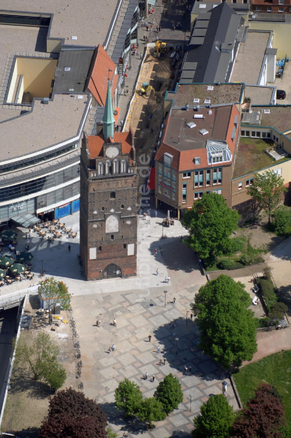 Rostock aus der Vogelperspektive: Blick auf das Kröpeliner Tor Rostock