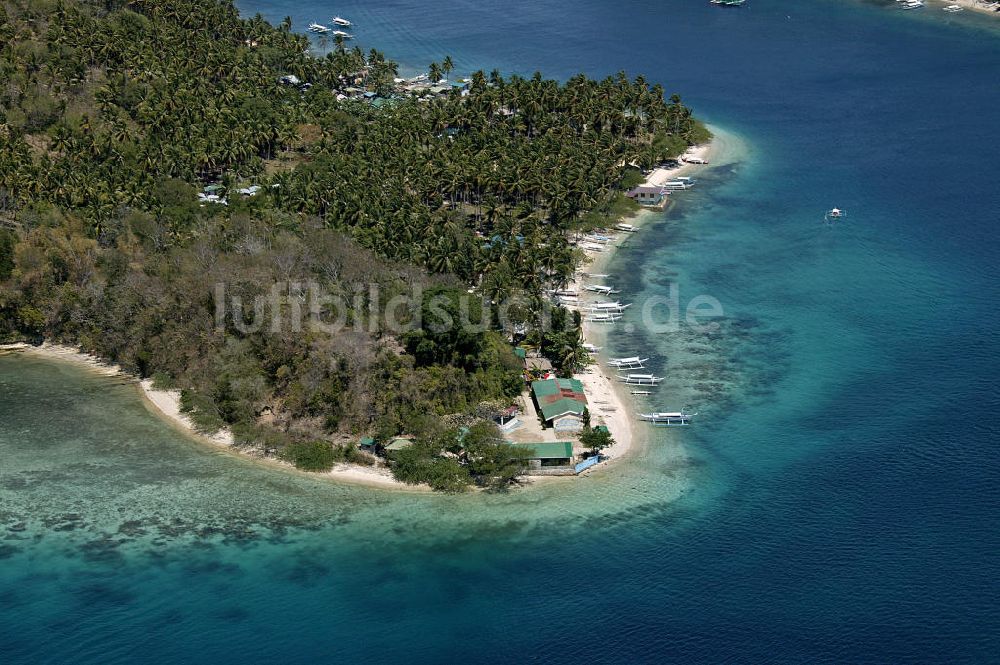 Puerto Galera aus der Vogelperspektive: Blick auf die Küste von Puerto Galera