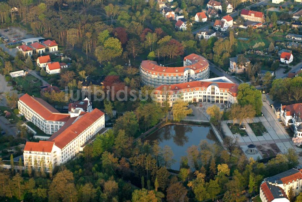 Bad Schmiedeberg aus der Vogelperspektive: Blick auf das Kurmittelhaus, die Rehaklinik und das 1908 erbaute Jugendstil-Kurhaus in Bad Schmiedeberg