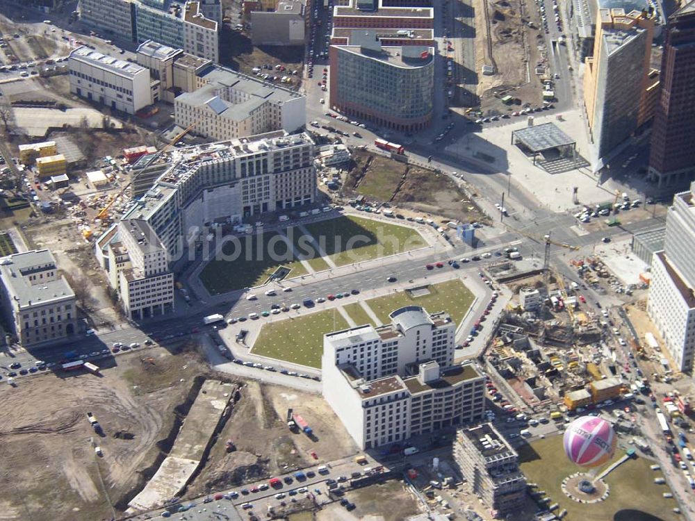 Luftbild Berlin - Blick auf den Leipziger Platz. 13.03.03