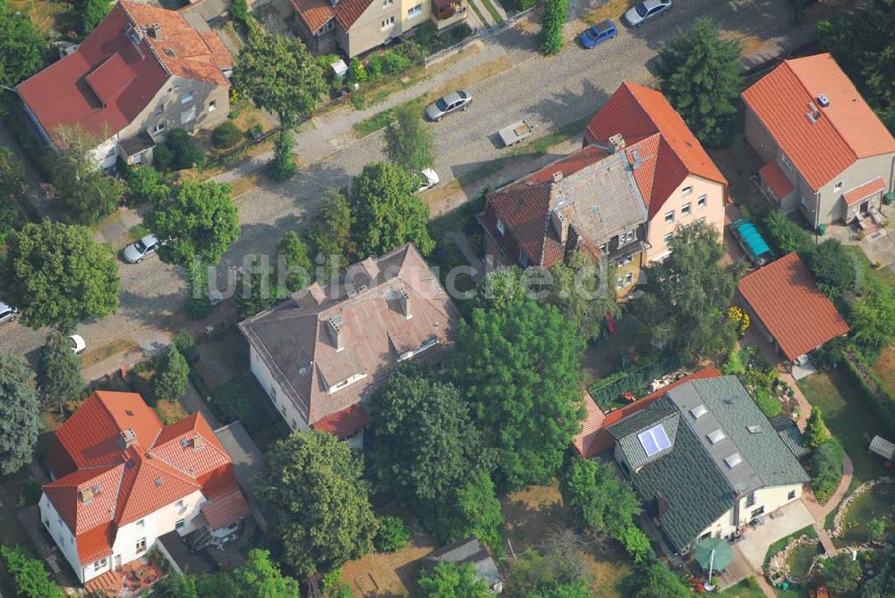 Berlin von oben - Blick auf die Leopoldstraße 20 in 12621 Berlin-Biesdorf