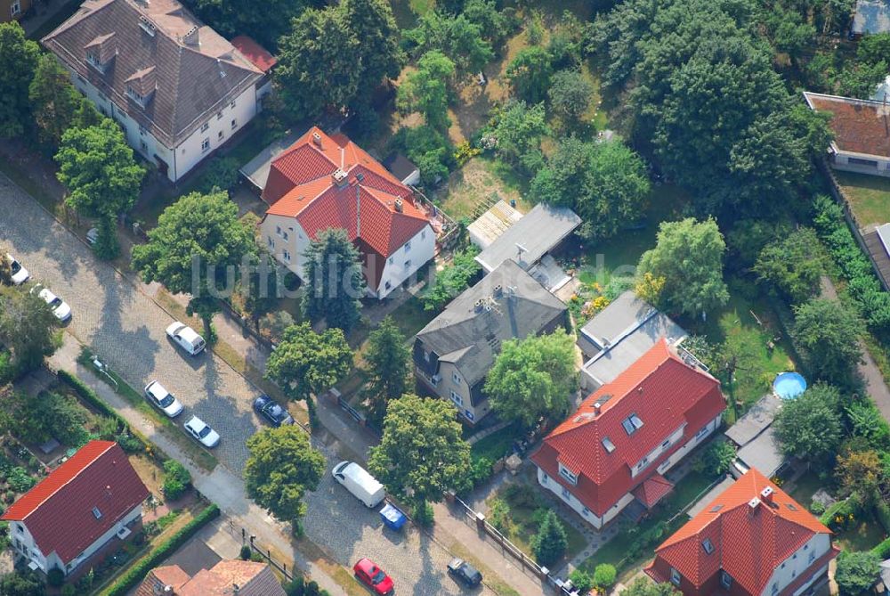 Luftaufnahme Berlin - Blick auf die Leopoldstraße 20 in 12621 Berlin-Biesdorf