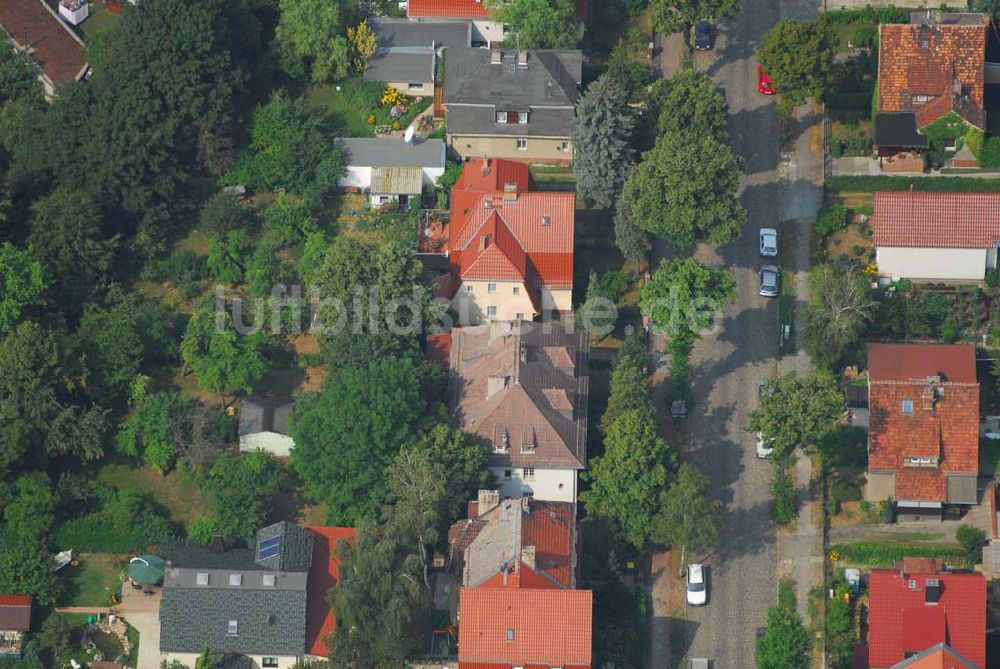 Berlin von oben - Blick auf die Leopoldstraße 20 in 12621 Berlin-Biesdorf