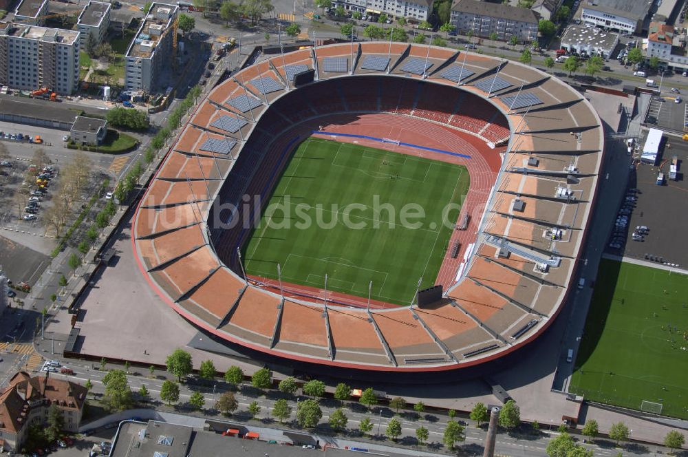 Luftbild Zürich - Blick auf das Letzigrund Stadion in Zürich