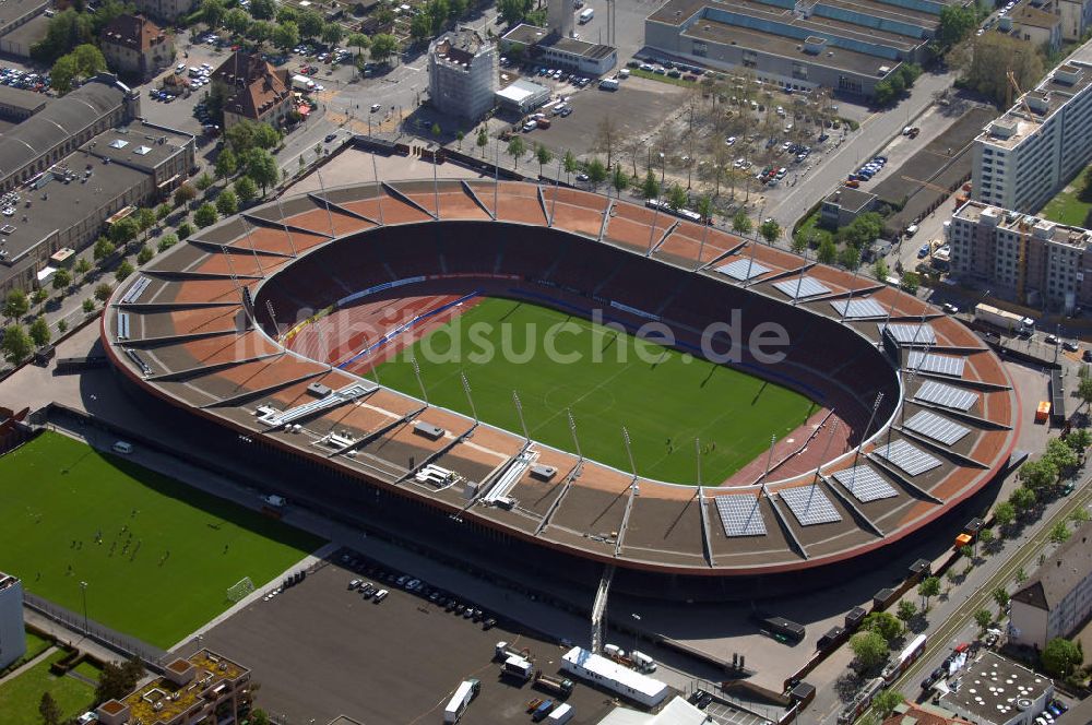 Luftbild Zürich - Blick auf das Letzigrund Stadion in Zürich