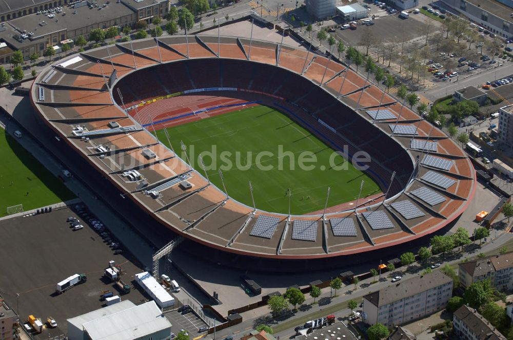 Zürich aus der Vogelperspektive: Blick auf das Letzigrund Stadion in Zürich