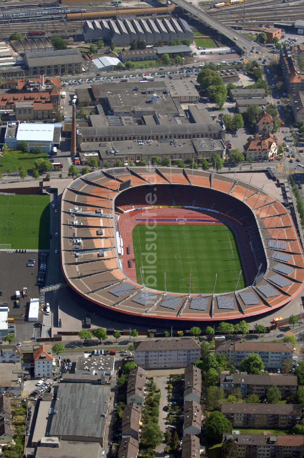 Zürich von oben - Blick auf das Letzigrund Stadion in Zürich