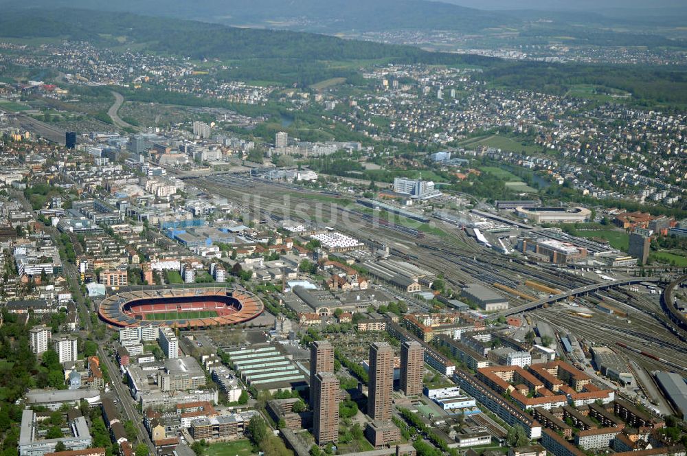 ZÜRICH von oben - Blick auf das Letzigrund Stadion in Zürich