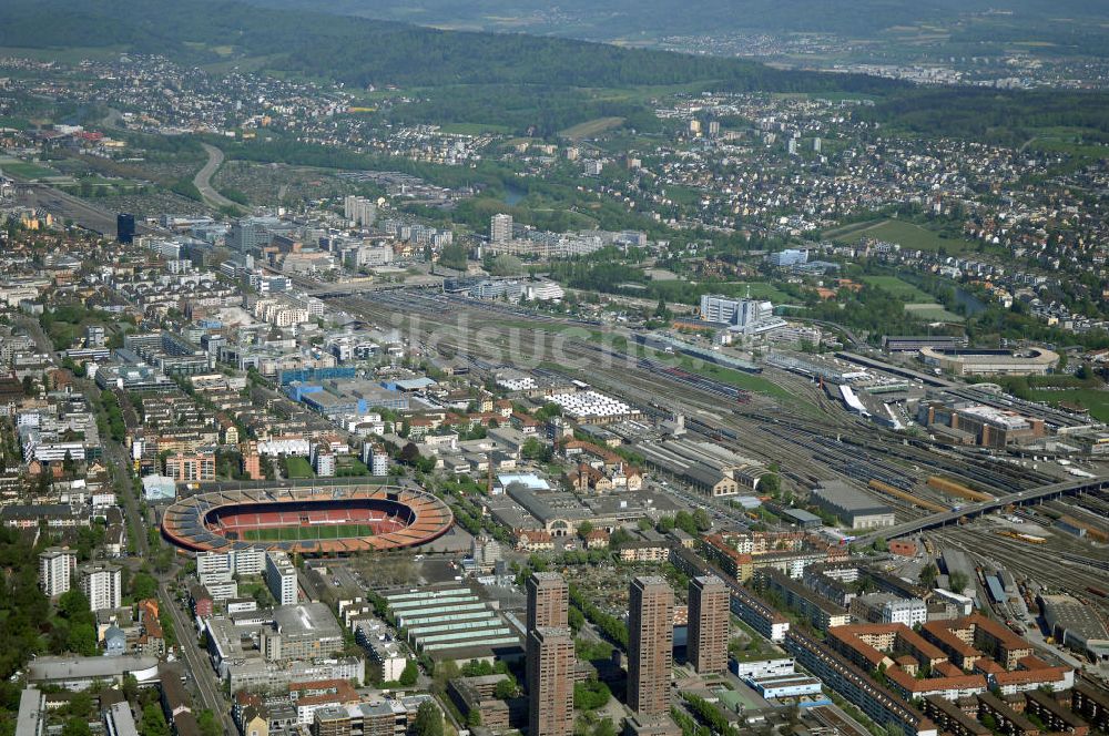 Luftbild ZÜRICH - Blick auf das Letzigrund Stadion in Zürich