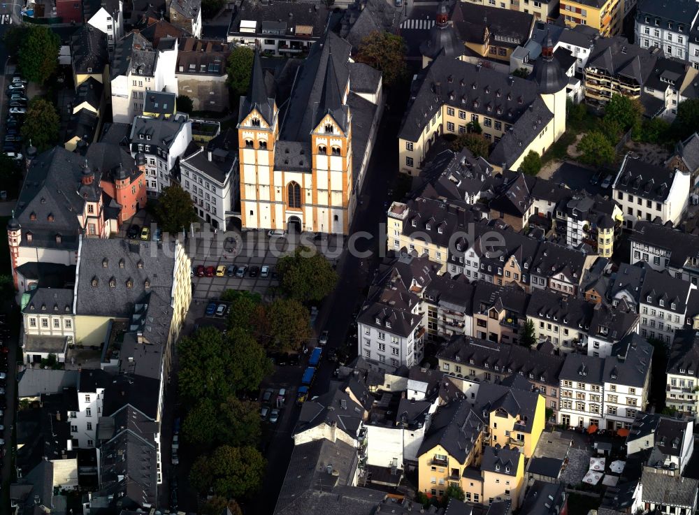 Koblenz aus der Vogelperspektive: Blick auf die Liebfrauenkirche und den angrenzenden Kirchplatz in Koblenz im Bundesland Rheinland-Pfalz