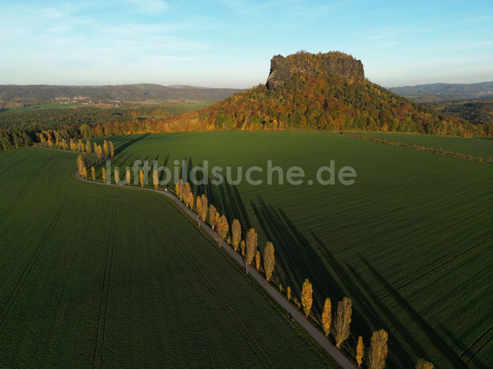 Porschdorf aus der Vogelperspektive: Blick auf den Lilienstein und das Elbtal der Sächsischen Schweiz bei Prossen im Bundesland Sachsen