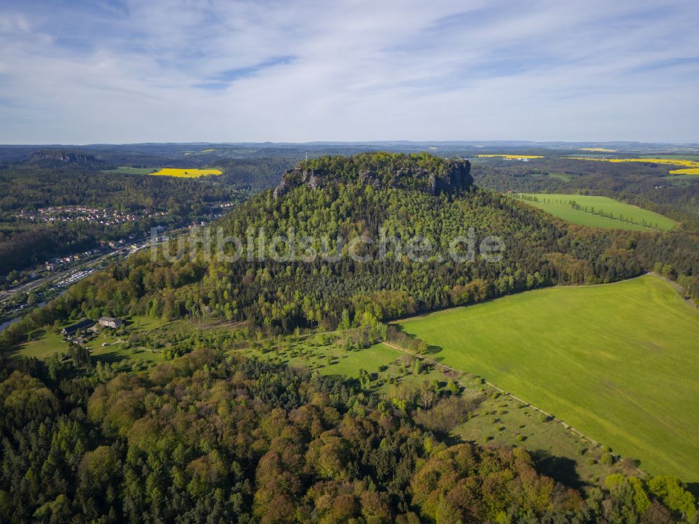 Porschdorf von oben - Blick auf den Lilienstein und das Elbtal der Sächsischen Schweiz bei Prossen im Bundesland Sachsen