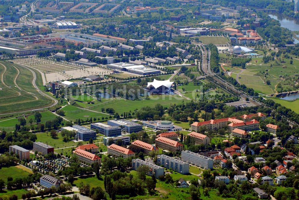 Magdeburg von oben - Blick auf den Magdeburger Elbauenpark