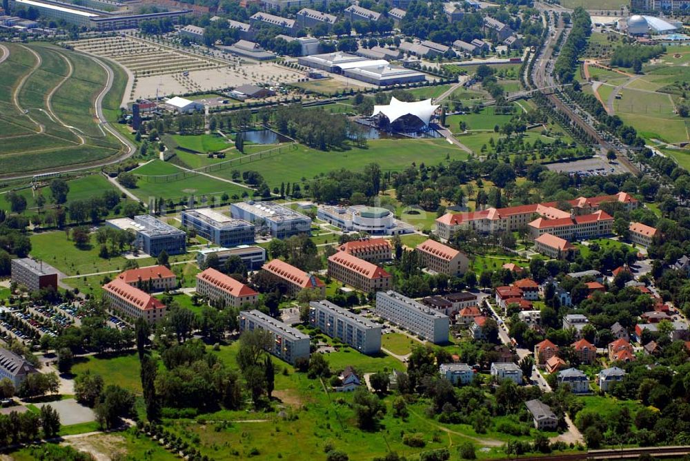 Luftbild Magdeburg - Blick auf den Magdeburger Elbauenpark