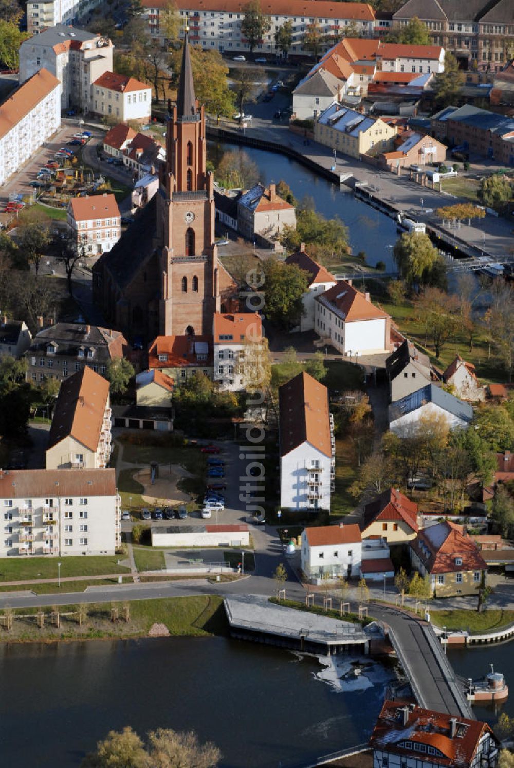 Luftbild Rathenow - Blick auf die St.-Marien-Andreas-Kirche in Rathenow