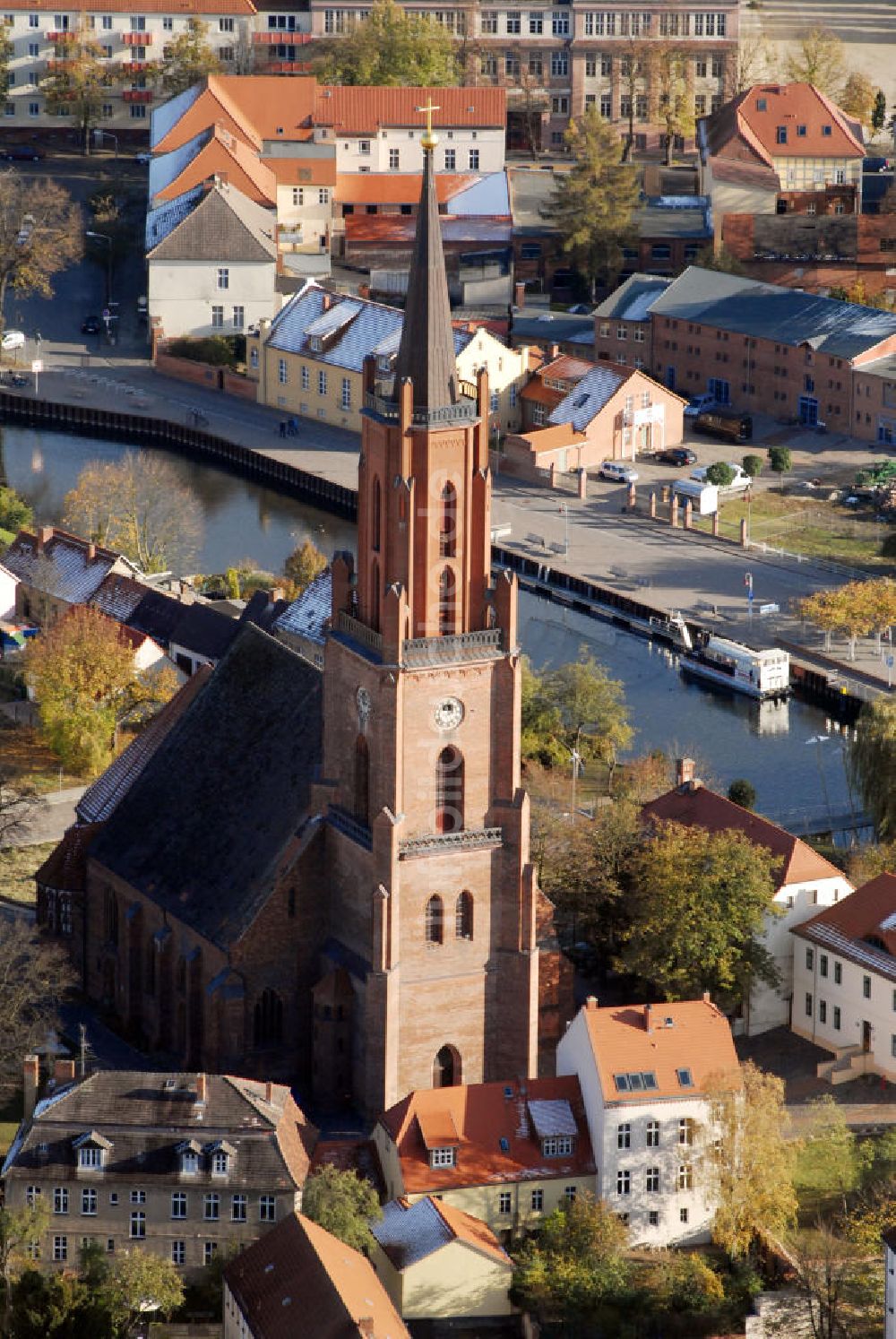 Luftaufnahme Rathenow - Blick auf die St.-Marien-Andreas-Kirche in Rathenow