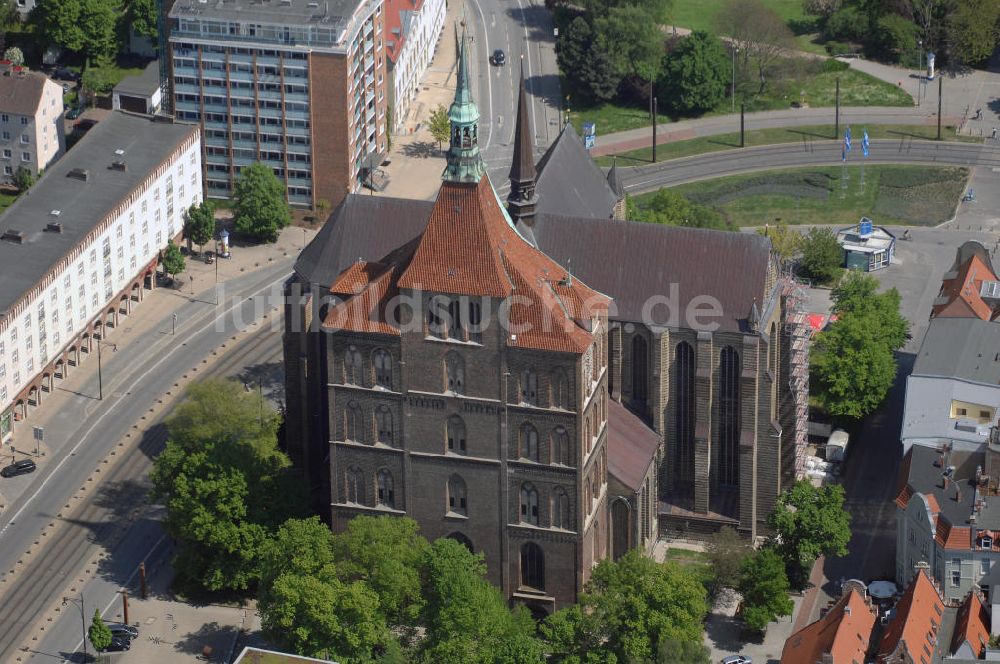 Rostock aus der Vogelperspektive: Blick auf die St. Marien Kirche in der Rostocker Altstadt