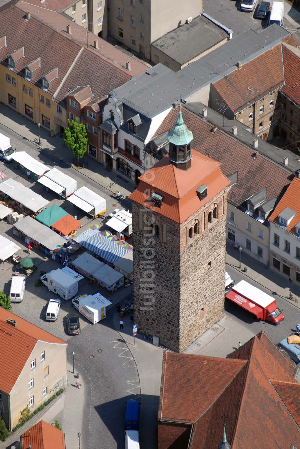 Luftaufnahme Luckenwalde - Blick auf den Marktturm in Luckenwalde