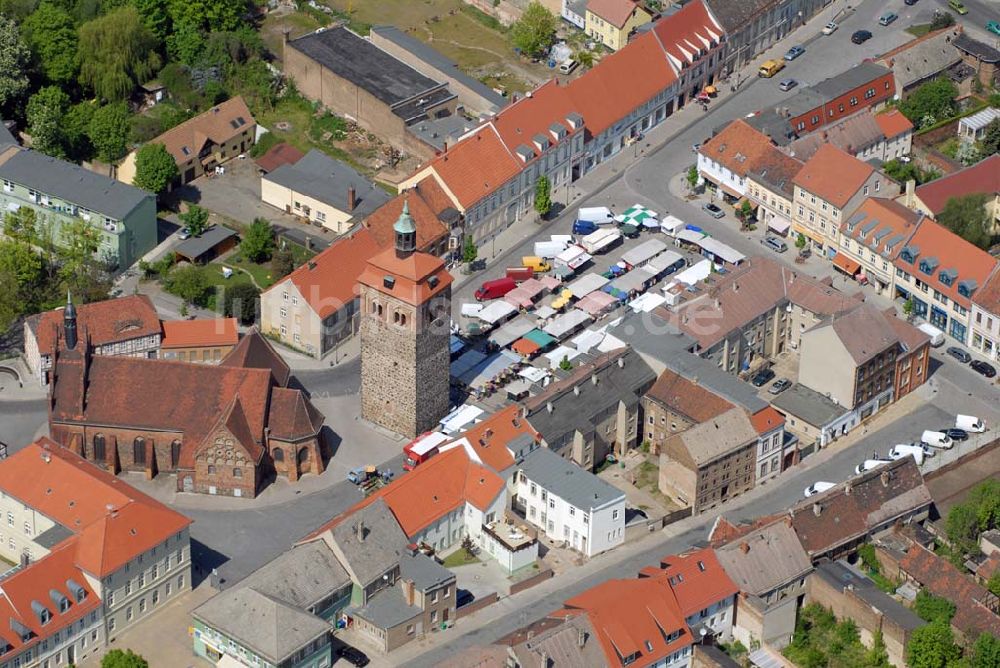 Luckenwalde aus der Vogelperspektive: Blick auf den Marktturm in Luckenwalde