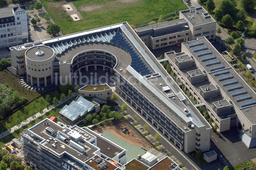 KARLSRUHE aus der Vogelperspektive: Blick auf das Max Rubner-Institut (MRI), Bundesforschungsinstitut für Ernährung und Lebensmittel in Karlsruhe