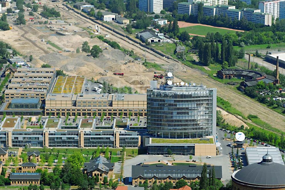 Luftbild Leipzig - Blick auf das MDR-Gelände in Leipzig und die Abrissfläche der Gleisanlagen des Bayrischen Bahnhofs (Verschiebung des Portikus)