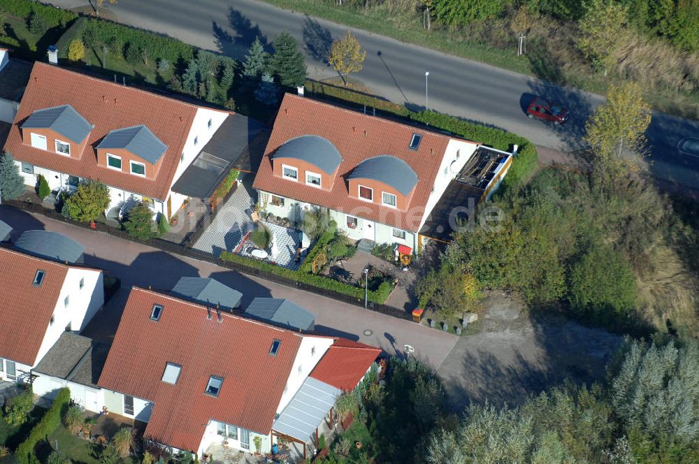 Luftaufnahme Panketal - Blick auf die Mehrfamilienhaus- Wohngebiet zwischen Eichenring, Lindenberger Straße und Karower Straße in Panketal Ortsteil Schwanebeck Neu-Buch