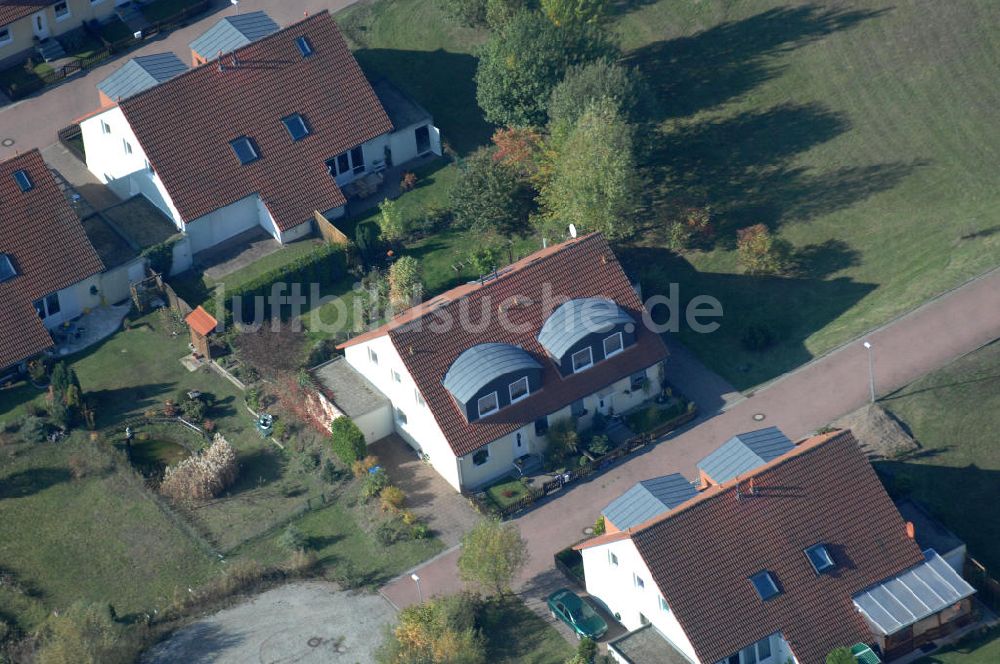 Panketal aus der Vogelperspektive: Blick auf die Mehrfamilienhaus- Wohngebiet zwischen Eichenring, Lindenberger Straße und Karower Straße in Panketal Ortsteil Schwanebeck Neu-Buch