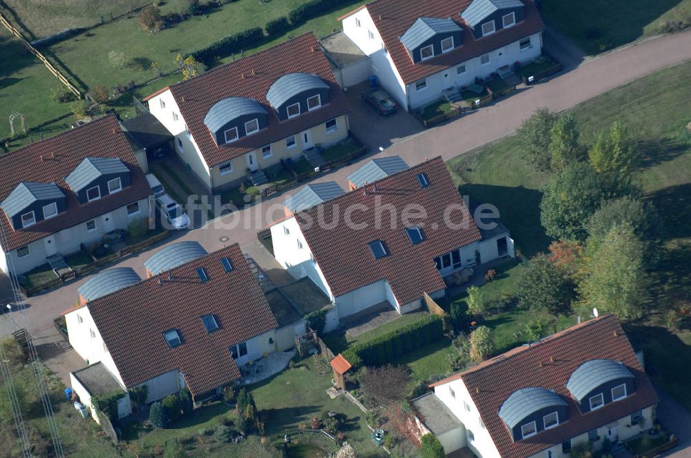 Luftbild Panketal - Blick auf die Mehrfamilienhaus- Wohngebiet zwischen Eichenring, Lindenberger Straße und Karower Straße in Panketal Ortsteil Schwanebeck Neu-Buch