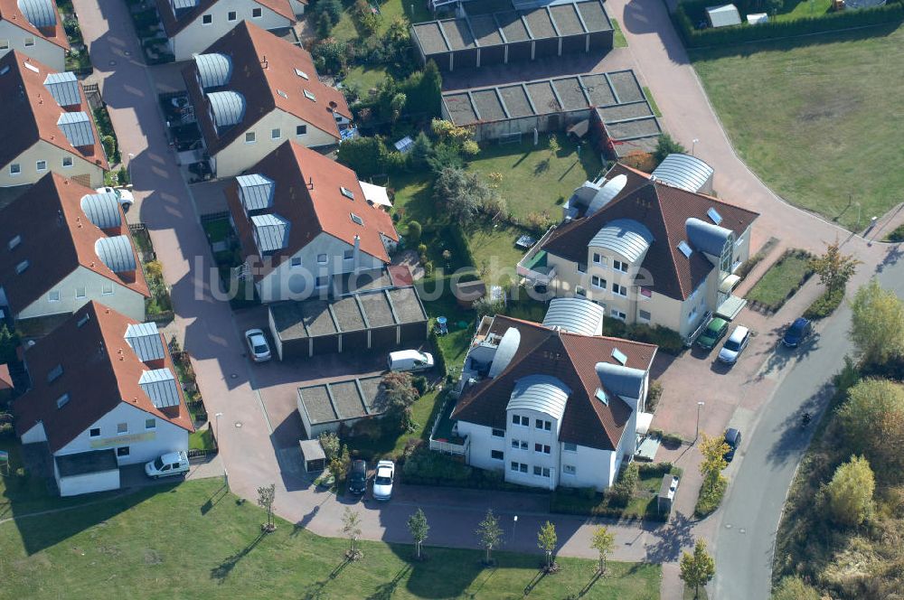 Panketal aus der Vogelperspektive: Blick auf die Mehrfamilienhaus- Wohngebiet zwischen Eichenring, Lindenberger Straße und Karower Straße in Panketal Ortsteil Schwanebeck Neu-Buch