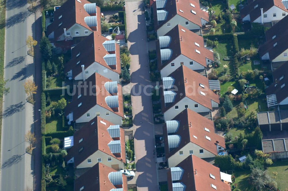 Luftaufnahme Panketal - Blick auf die Mehrfamilienhaus- Wohngebiet zwischen Eichenring, Lindenberger Straße und Karower Straße in Panketal Ortsteil Schwanebeck Neu-Buch