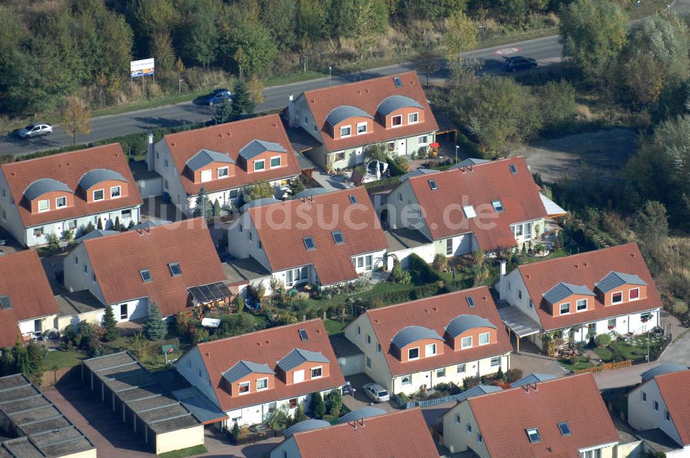 Luftbild Panketal - Blick auf die Mehrfamilienhaus- Wohngebiet zwischen Eichenring, Lindenberger Straße und Karower Straße in Panketal Ortsteil Schwanebeck Neu-Buch