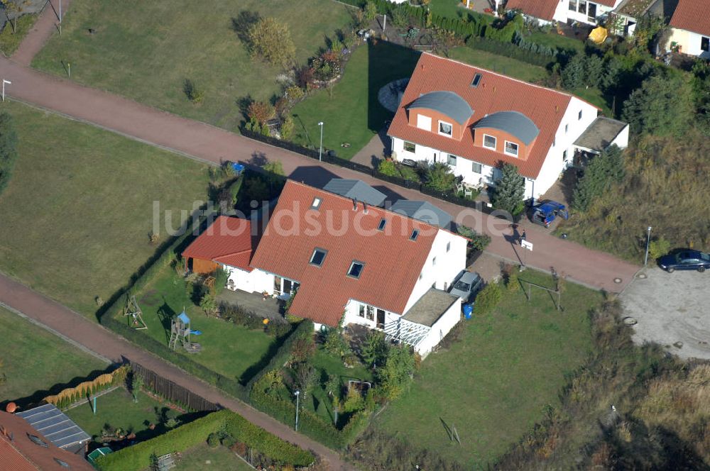 Panketal aus der Vogelperspektive: Blick auf die Mehrfamilienhaus- Wohngebiet zwischen Eichenring, Lindenberger Straße und Karower Straße in Panketal Ortsteil Schwanebeck Neu-Buch