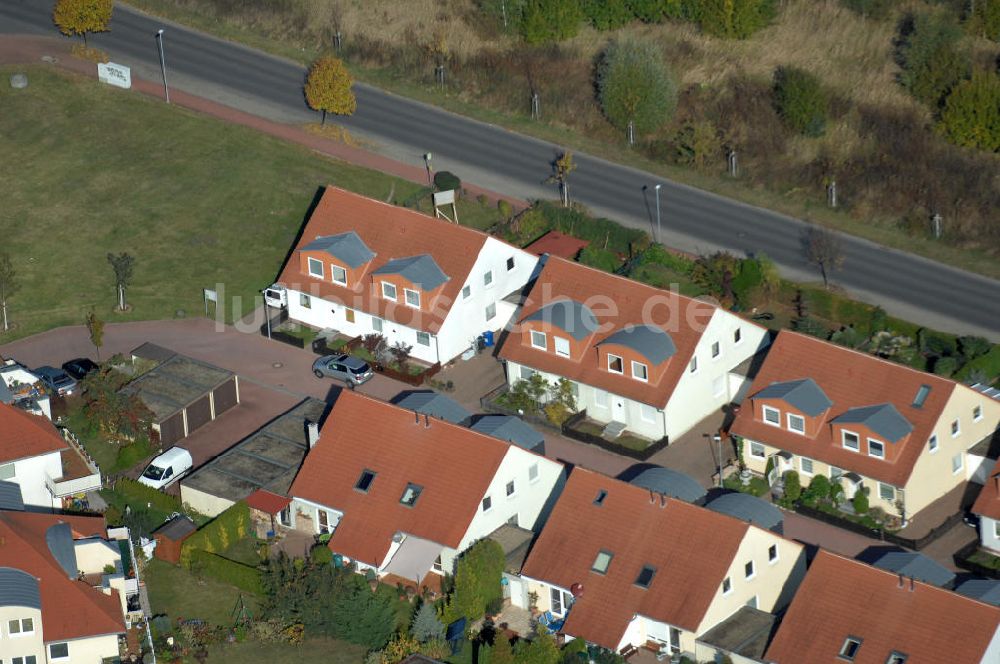 Luftbild Panketal - Blick auf die Mehrfamilienhaus- Wohngebiet zwischen Eichenring, Lindenberger Straße und Karower Straße in Panketal Ortsteil Schwanebeck Neu-Buch