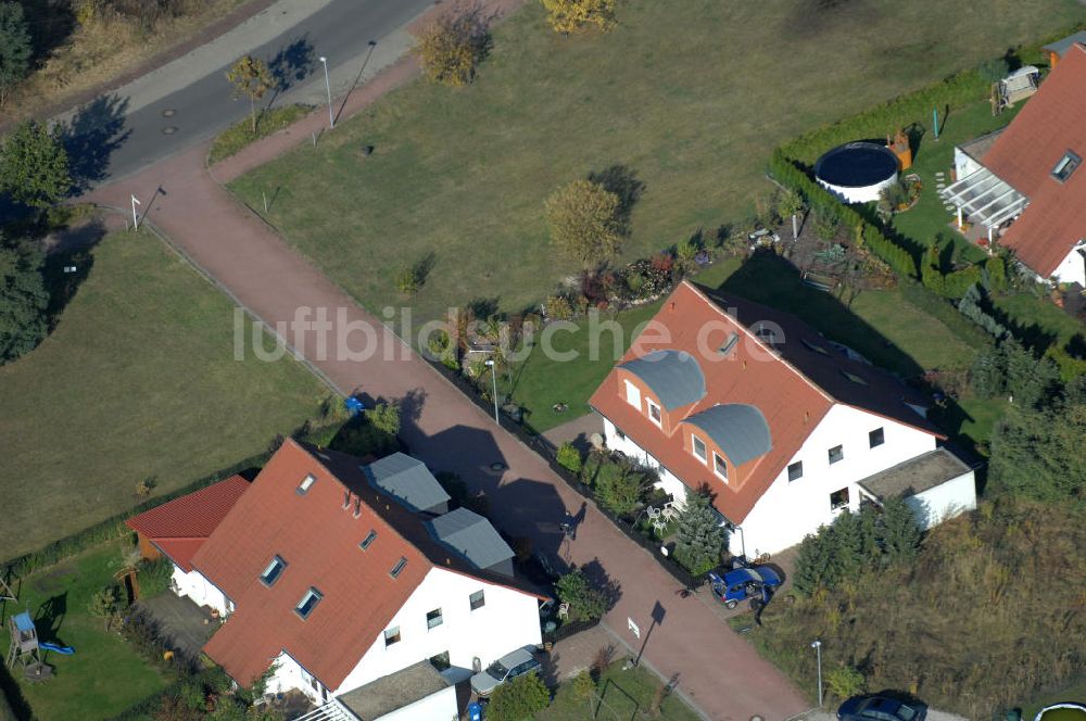 Luftbild Panketal - Blick auf die Mehrfamilienhaus- Wohngebiet zwischen Eichenring, Lindenberger Straße und Karower Straße in Panketal Ortsteil Schwanebeck Neu-Buch