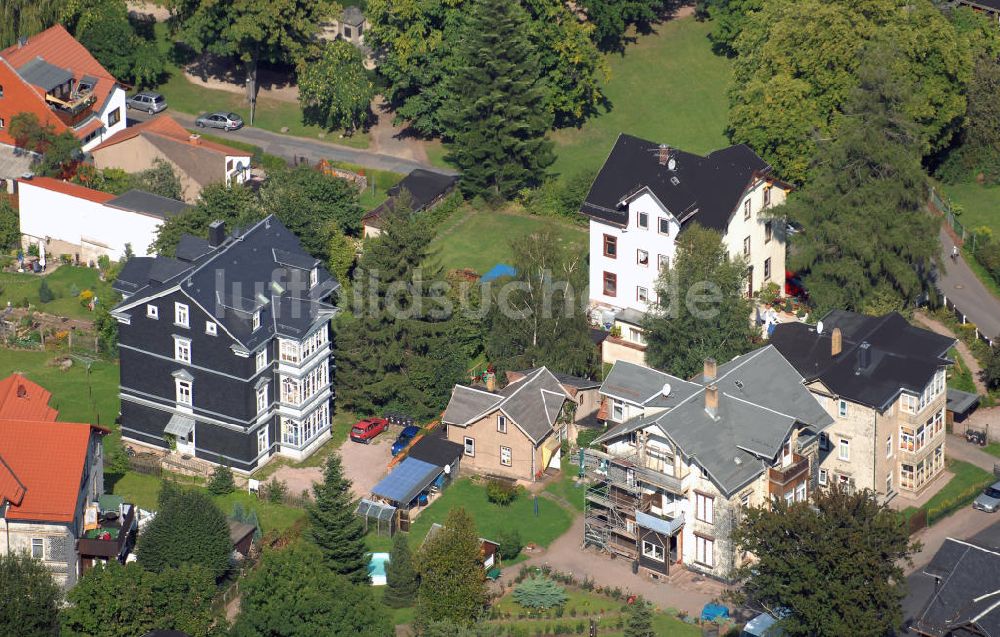 Luftaufnahme Friedrichroda - Blick auf Mehrfamilienhäuser in Friedrichroda im thüringer Landkreis Gotha