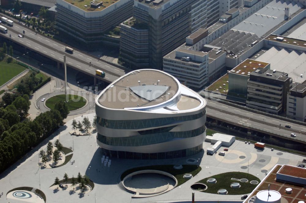 Luftbild Stuttgart - Blick auf die Mercedes-Benz Welt in Stuttgart-Bad Cannstadt